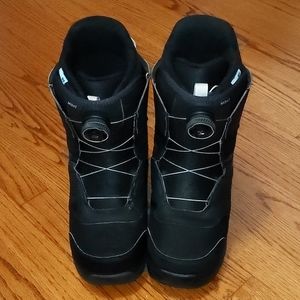 Burton Women's Mint BOA Snowboard Boots Size 9